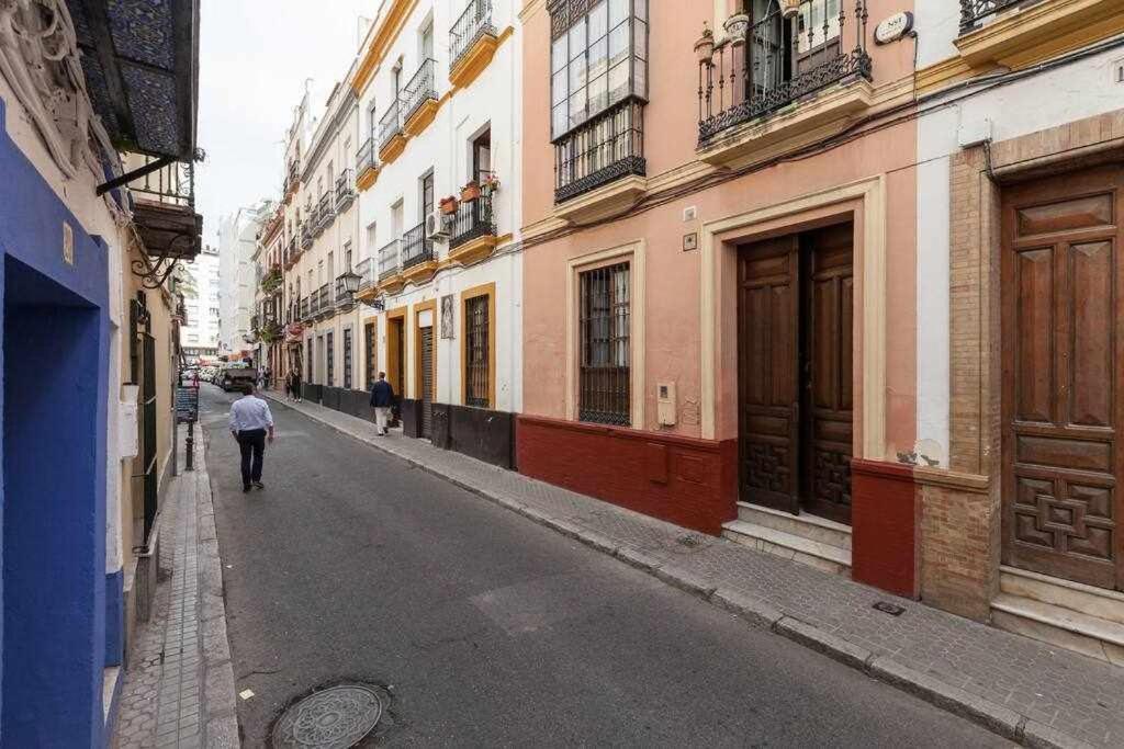 Monkeys Apartments El Arenal Santas Patronas Севиля Екстериор снимка